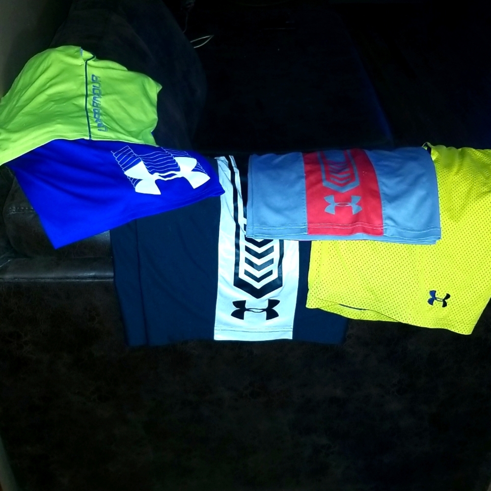BOY'S UNDER ARMOR SHORTS LOT